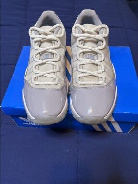 Jordan 11 Retro Low Cement Grey 2023 
Size 10